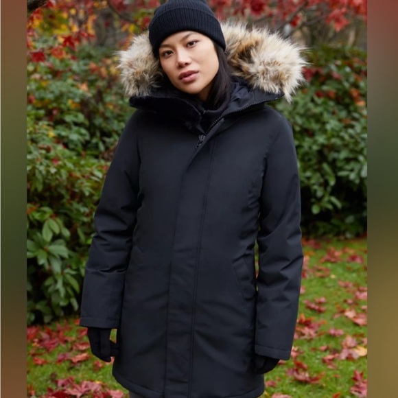 TNA Jackets & Blazers - Aritizia TNA Black Ski Jacket with Faux Fur Hood goose down HAVEN XXS